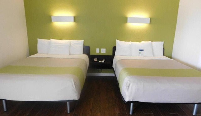 2 Classic Queens Near Downtown Monterey