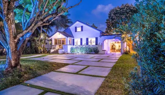 2 CLEAN Houses! 3bd/2ba & 1bd/1ba guest house in safe area close 2 everything