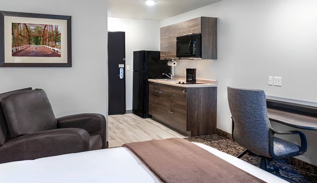 2 Clean Rooms with All the Essentials You Need Near Dahlgren Heritage Museum