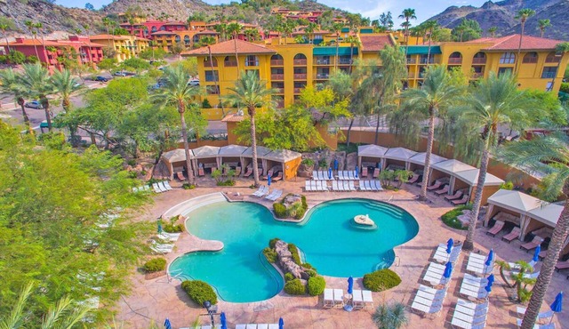 2 Comfortable Resort Rooms in Mountain Resort w/Seven Pools & Water Slide