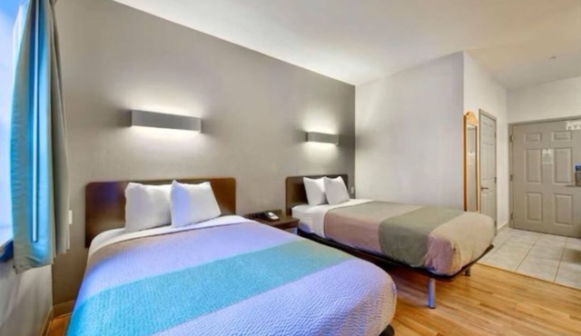 2 Comfortable Rooms w/Private Bath Ideal for Long Stays + Family Adventures