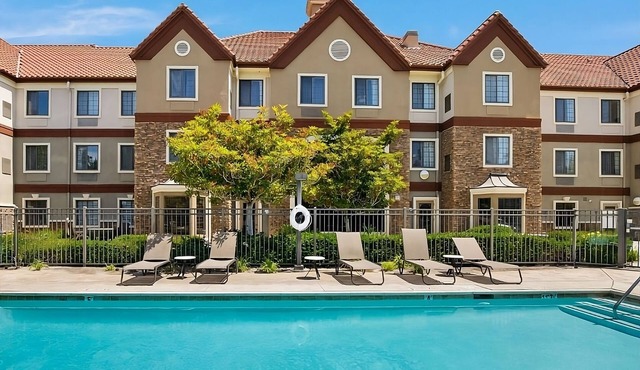 2 Comfortable Units w/Complimentary Breakfast, Near San Diego Attractions