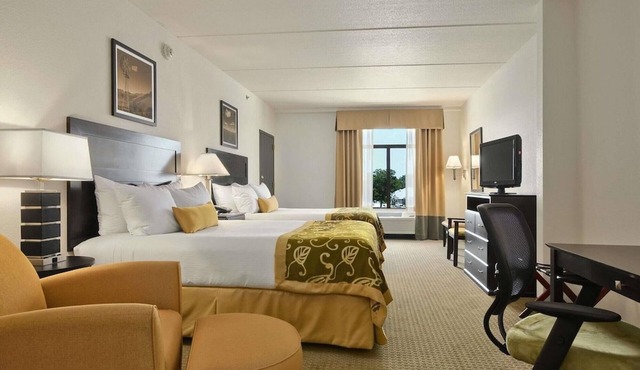 2 Connecting Suites at a Hotel