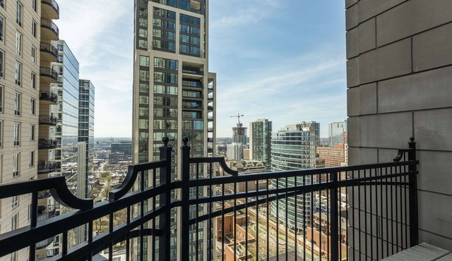 2 Connecting Suites at a 5⭐️ Hotel