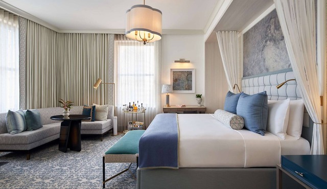 2 Connecting Suites at a 5⭐️ Hotel