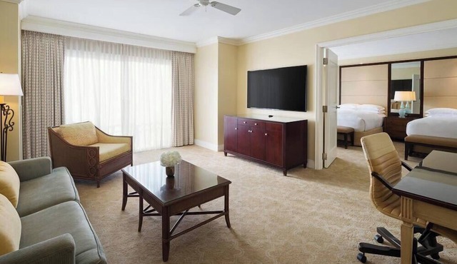 2 Connecting Suites at a 5⭐️ Hotel