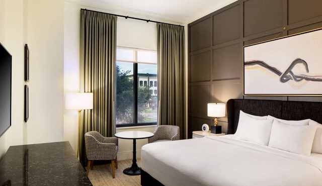2 Connecting Suites at a 4⭐️ Hotel