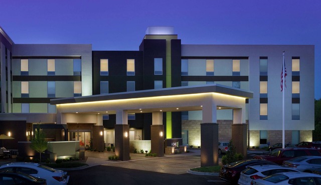 2 Connecting Suites at a Hotel