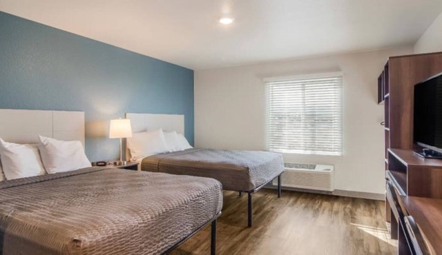 2 Convenient Rooms w/Fully Equipped Kitchen and Living Room | Near Downtown
