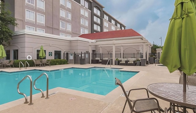2 Cozy Rooms Just Steps from Six Flags Excitement & Cowboy Legends!