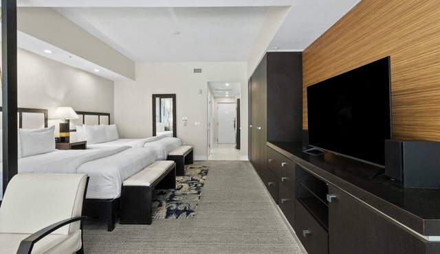 2 Cozy Units Near Miami Airport | Kitchen, Pool & Onsite Dining!