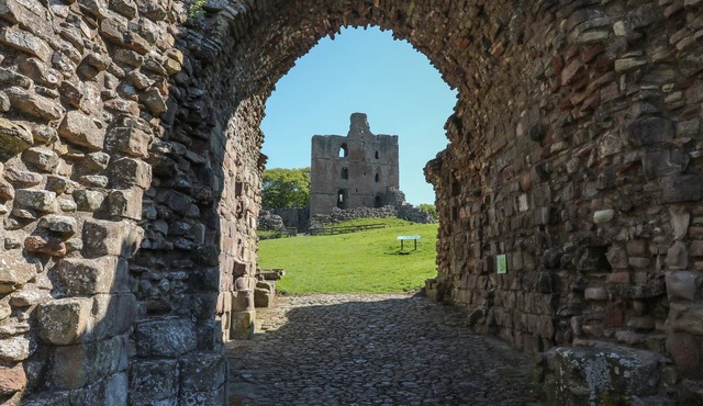 2 CROSS VIEW, pet friendly, character holiday cottage in Norham
