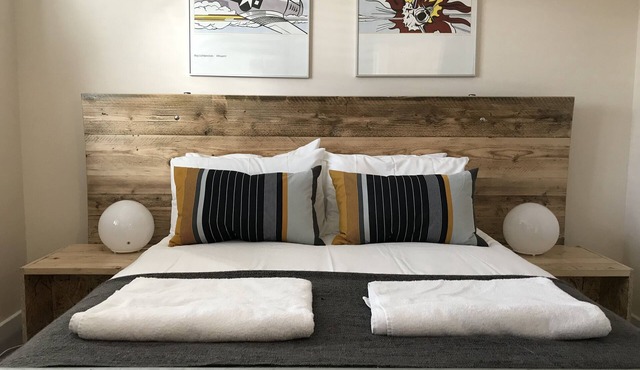 2 Crown Barton - Glastonbury