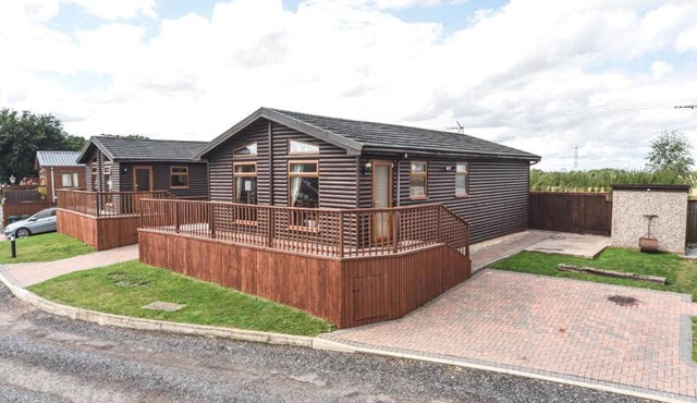 #2 Delightful 3 bedroom holiday lodge no hot tub