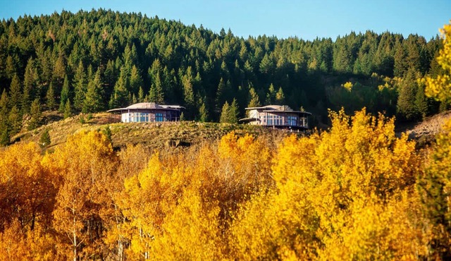 2 Dome Cabins-1 hr to Yellowstone-Hot tub+Theater+Gaming Room+Pool Table+Air Hoc