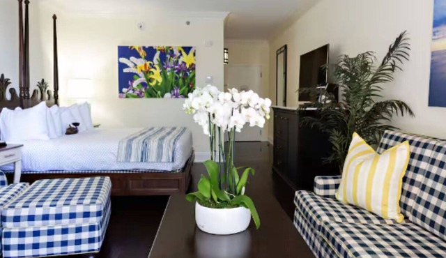 2 Double City | Inn at Pelican Bay | Breakfast, Beach Ride, Mercato Shops