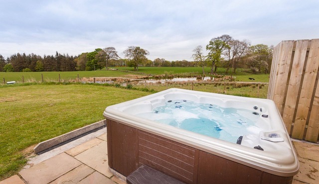 2 Eden Cottage - sleeps 8 guests in 3 bedrooms