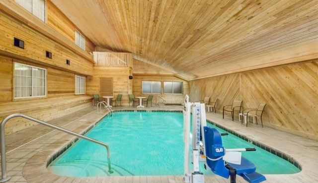 2 Efficient Rooms w/Free Breakfast, Ideal for Business Travelers just off Hwy 6