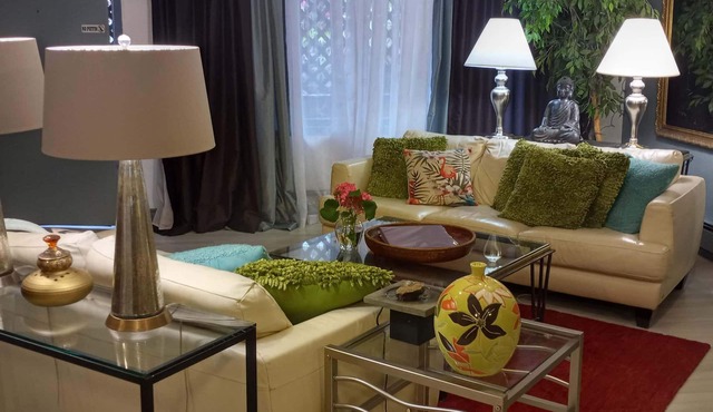 2 Entire Apts, 6 Bdm, 9 Beds, Corporate & Vacation Midtown, Minutes to Airport