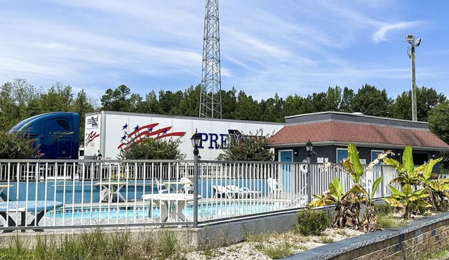 2 Family-Friendly Inviting Rooms Near I-77, w/Free Parking