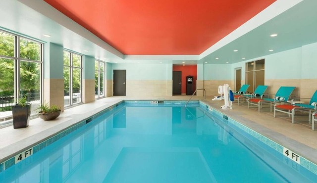 2 Family-Friendly Suites in Dunwoody: Free Breakfast & Pool Access