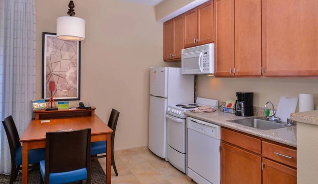 2 Family-friendly Units with Kitchens! Pets Allowed! Outdoor Swimming Pool!