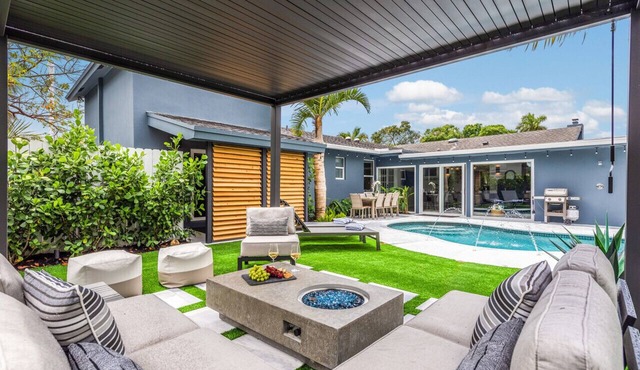 2-Family Retreat: Pool, Gym, Near Beach & Las Olas