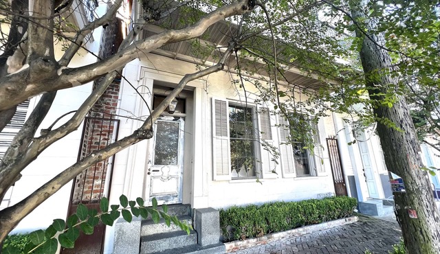 2 Floor 1855 Lower Garden District Townhouse with Balcony