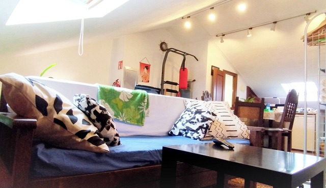 2 Floor with pool, Video Games and 3 toilets, 3 mins to Beach in Castro-Urdiales