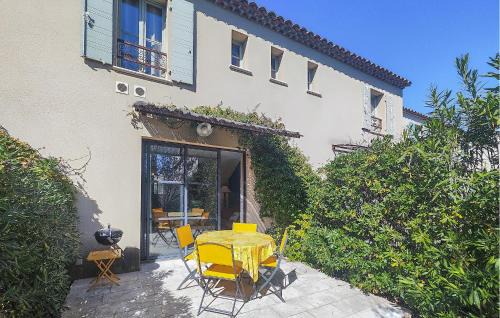 2 Bedroom Awesome Home In Stlaurent-De-La-Cabr
