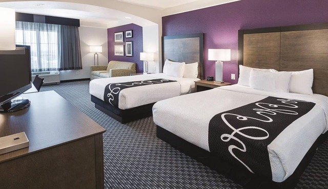 2 Full Beds w/Full-Sized Sleeper Sofa, La Quinta Inn, Dive in Nearby Adventures