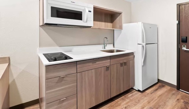 2 Furnished Rooms for Budget Travelers Near Greenville’s Popular Attractions
