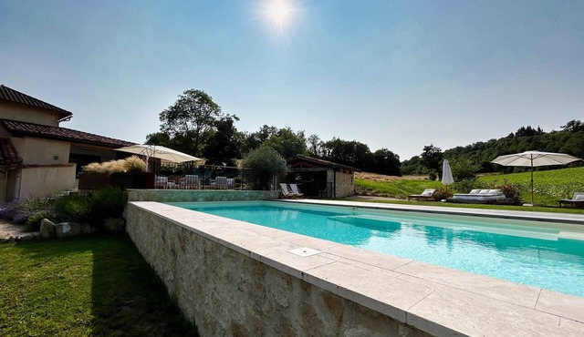 2 gîtes grand confort - Le Barbarens short stays