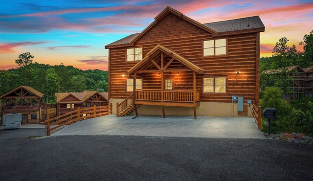 2 Giant Luxury Cabins Sleeps 40 2 HotTubs 2 Pools