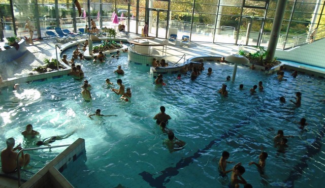 2 gites, can sleep 12 people meet with your family or friends in the countryside