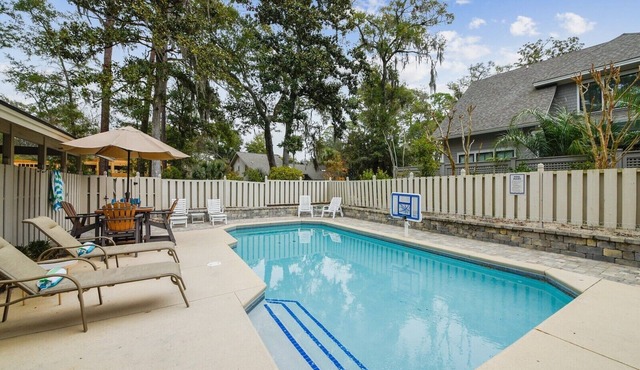 2 Green Heron ~ Fenced Private Pool & Short Walk to the Beach in Sea Pines!