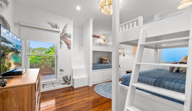 2 Ground floor Villas in 1 Luxurious Oceanfront 3BR+Studio Pool + Jacuzzi