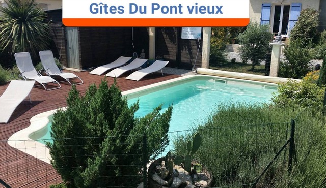 2 guesthouses - B&B with swimming pool near vineyards in Corbières