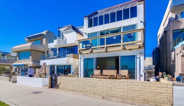 2 Homes * 3 Levels of Water Front * AC * 2 Decks
