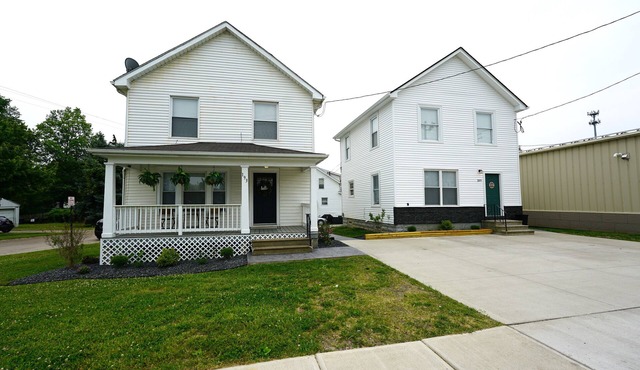 2 homes- 7BR: Gather & Relax