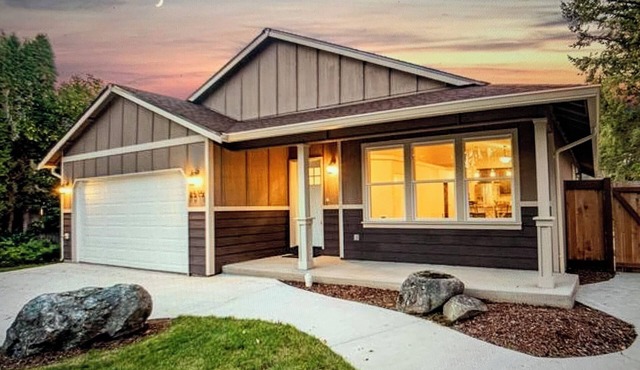 2 Homes Available! Newer 3 bedroom & 2 bath Rambler & Tiny Home in backyard