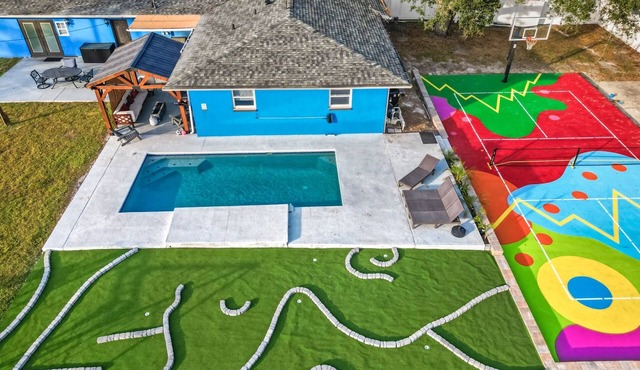 2 Homes- Heated Pool & Pickleball- The Dunedin Duo