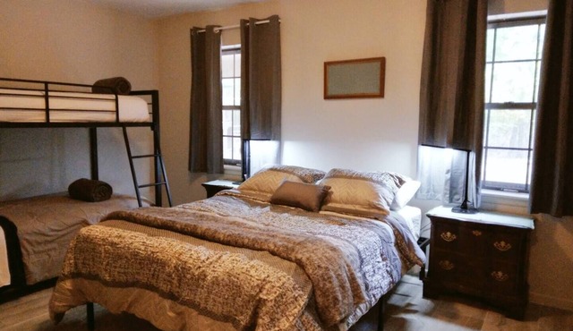 2 Homes on 50 Acres-Family & Work Crew Ready
