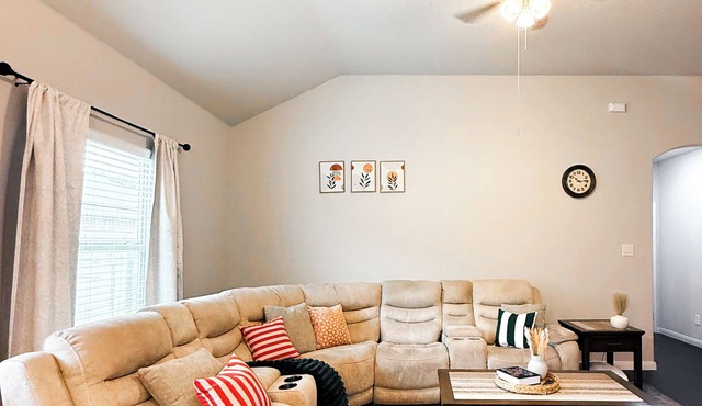2 Homes Sleeps 14 Near SeaWorld Family and Group Getaway.