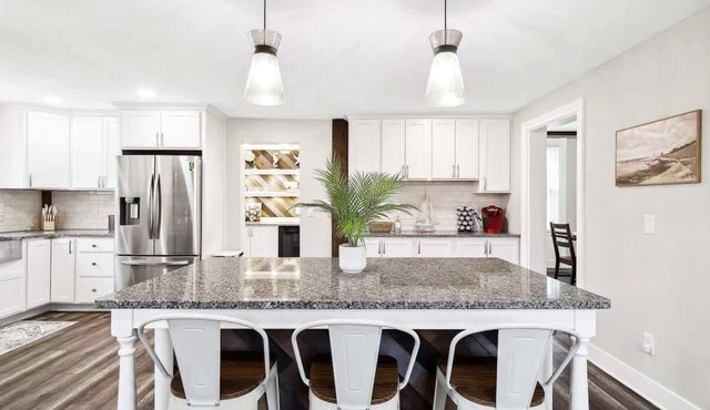 2 Homes|Sleeps 16|Game Room|Historic Charm