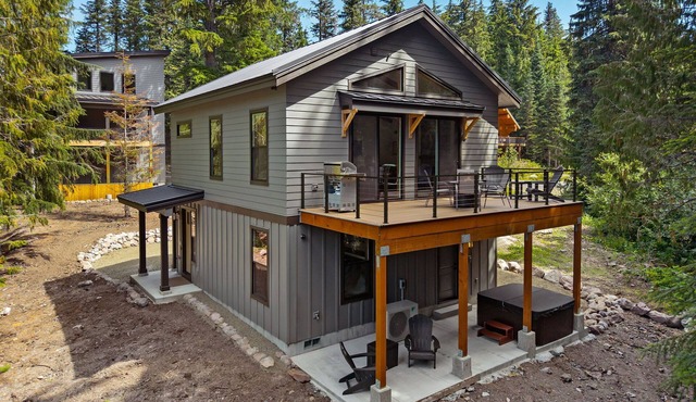 2 Homes Sleeps 22 Sauna Hot Tub Fire Pit