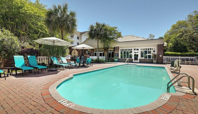 2 Homey Suites Perfect for Weekend Getaways – Near Mount Pleasant Attractions