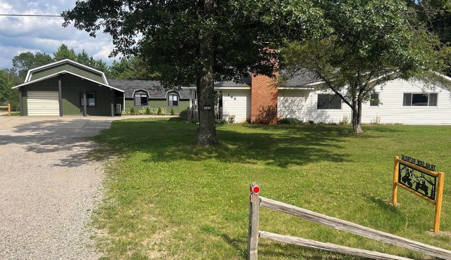 2 houses, huge yard, dog-friendly, close to ORV trails and lakes