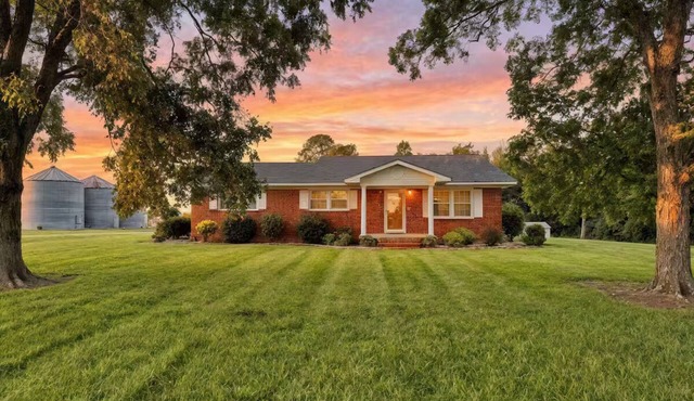 2 Houses on a 350 acre farm