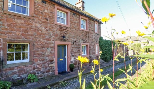 2 IVY COTTAGES, family friendly, with open fire in Edenhall